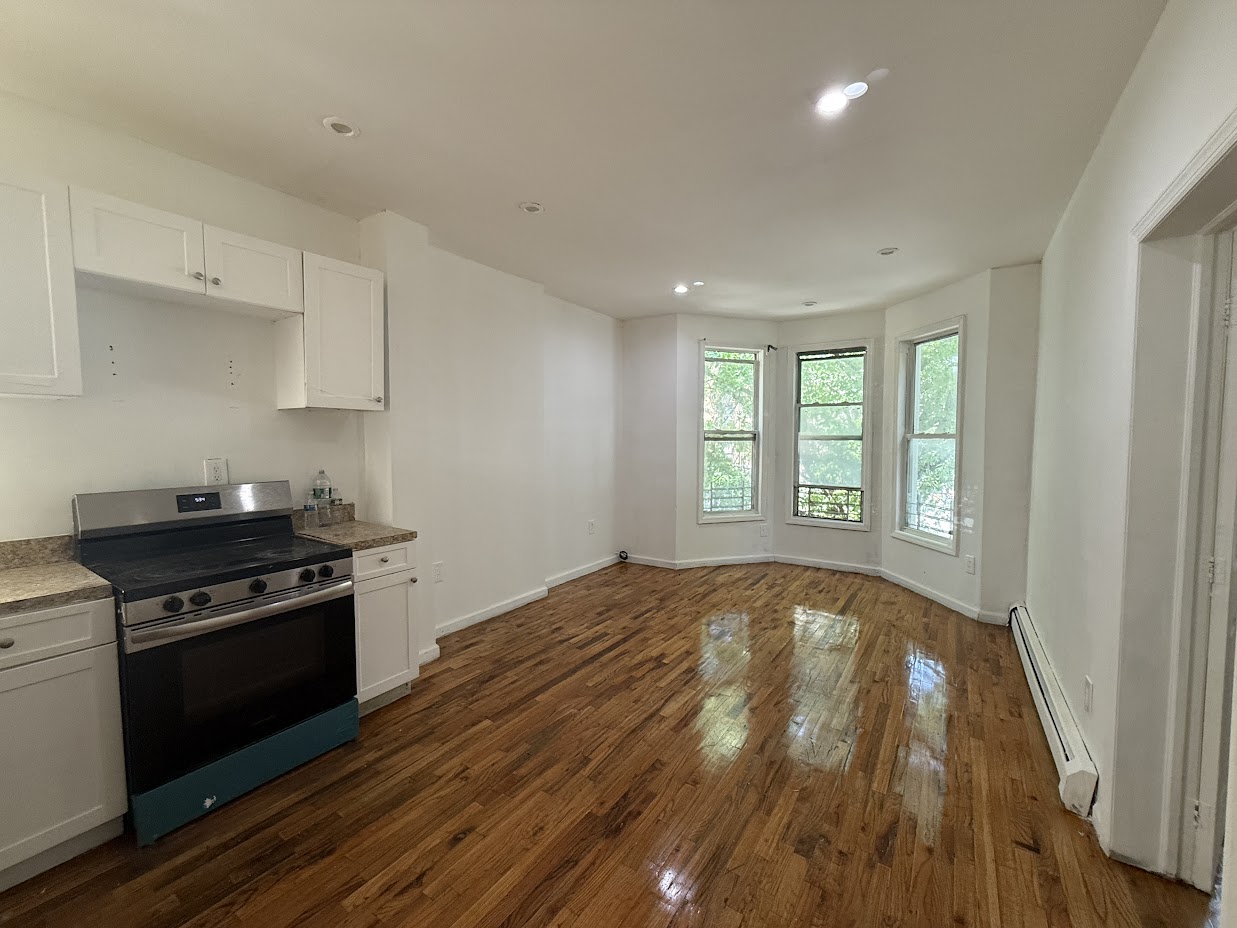 1346 Prospect before kitchen view